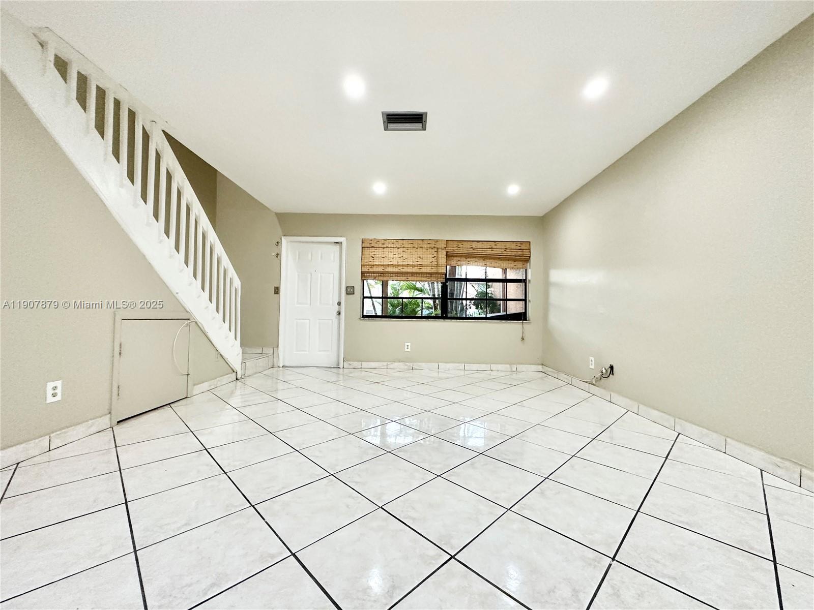 PEMBROKE POINTE SEC ONE - Residential