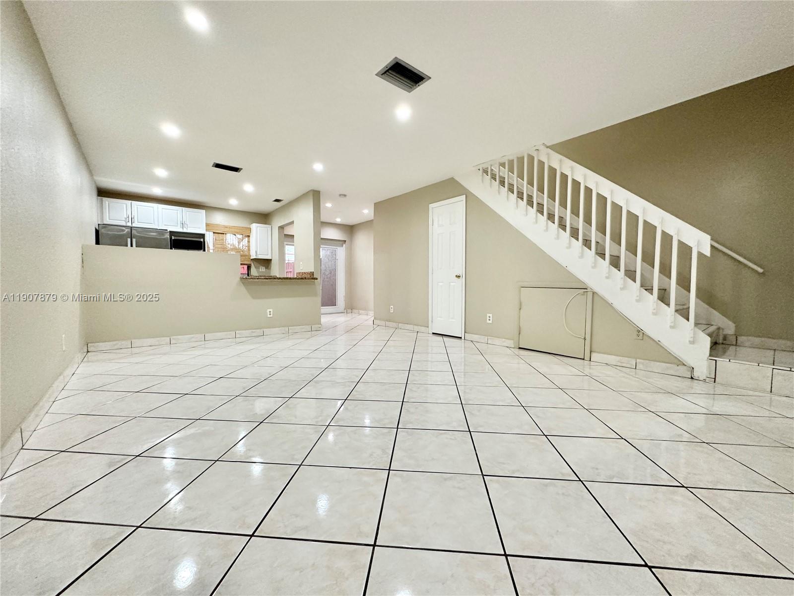 PEMBROKE POINTE SEC ONE - Residential