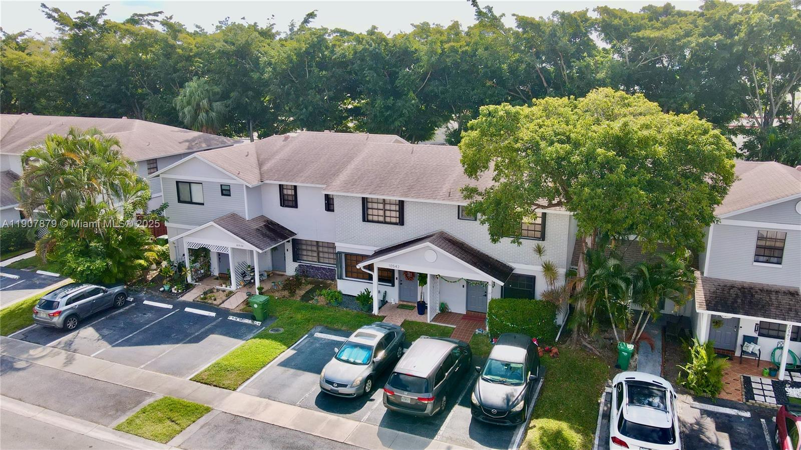 PEMBROKE POINTE SEC ONE - Residential