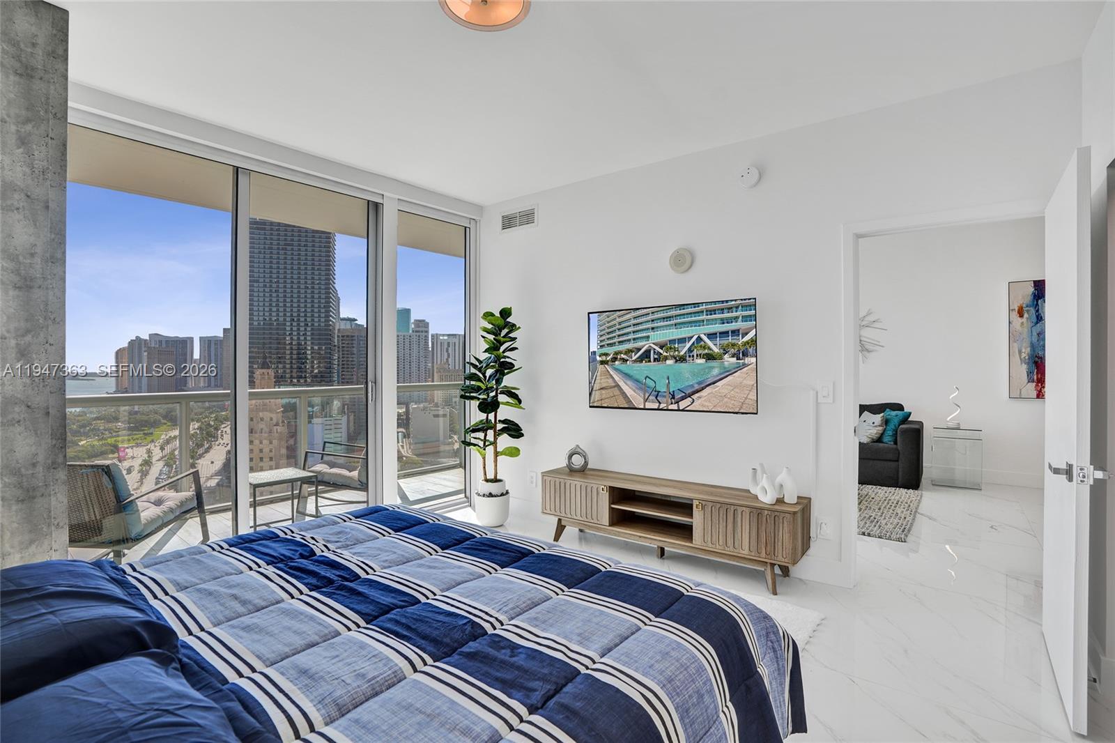 888 Biscayne Blvd 2404