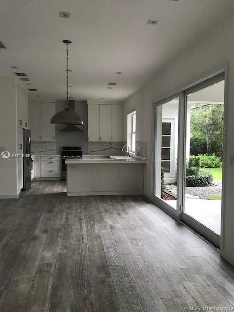 BEVERLY GARDENS - Residential Lease