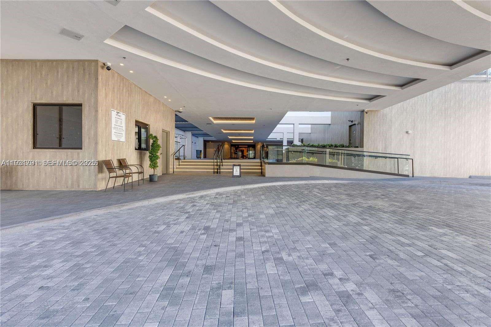 RONEY PALACE CONDO - Residential Lease