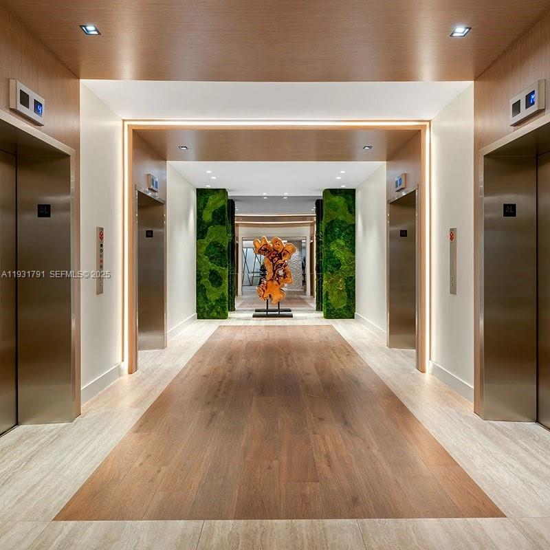 RONEY PALACE CONDO - Residential Lease