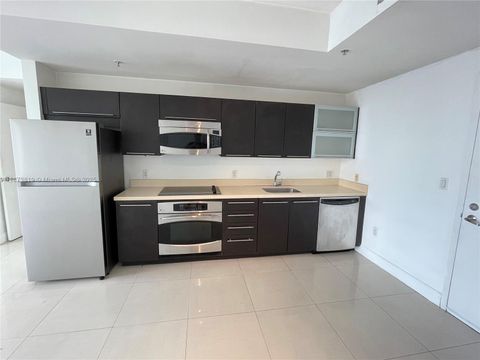 90 SW 3rd St 1809 Miami FL 33130