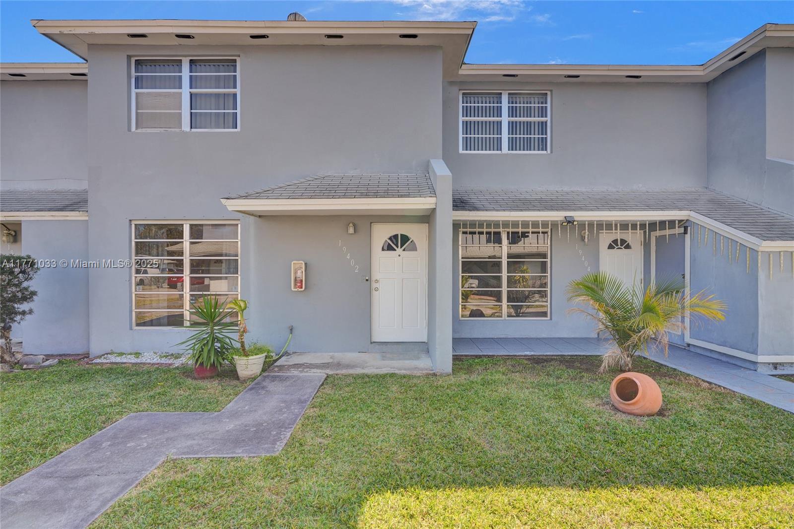 19402 Sw 103rd Ct F, Cutler Bay, Miami-Dade County, Florida - 3 Bedrooms  
2 Bathrooms - 