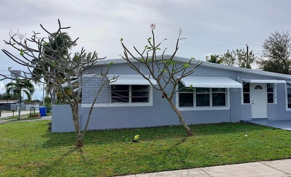 Rental Property at 4100 Sw 36th St, West Park, Broward County, Florida - Bedrooms: 3 
Bathrooms: 1  - $2,600 MO.