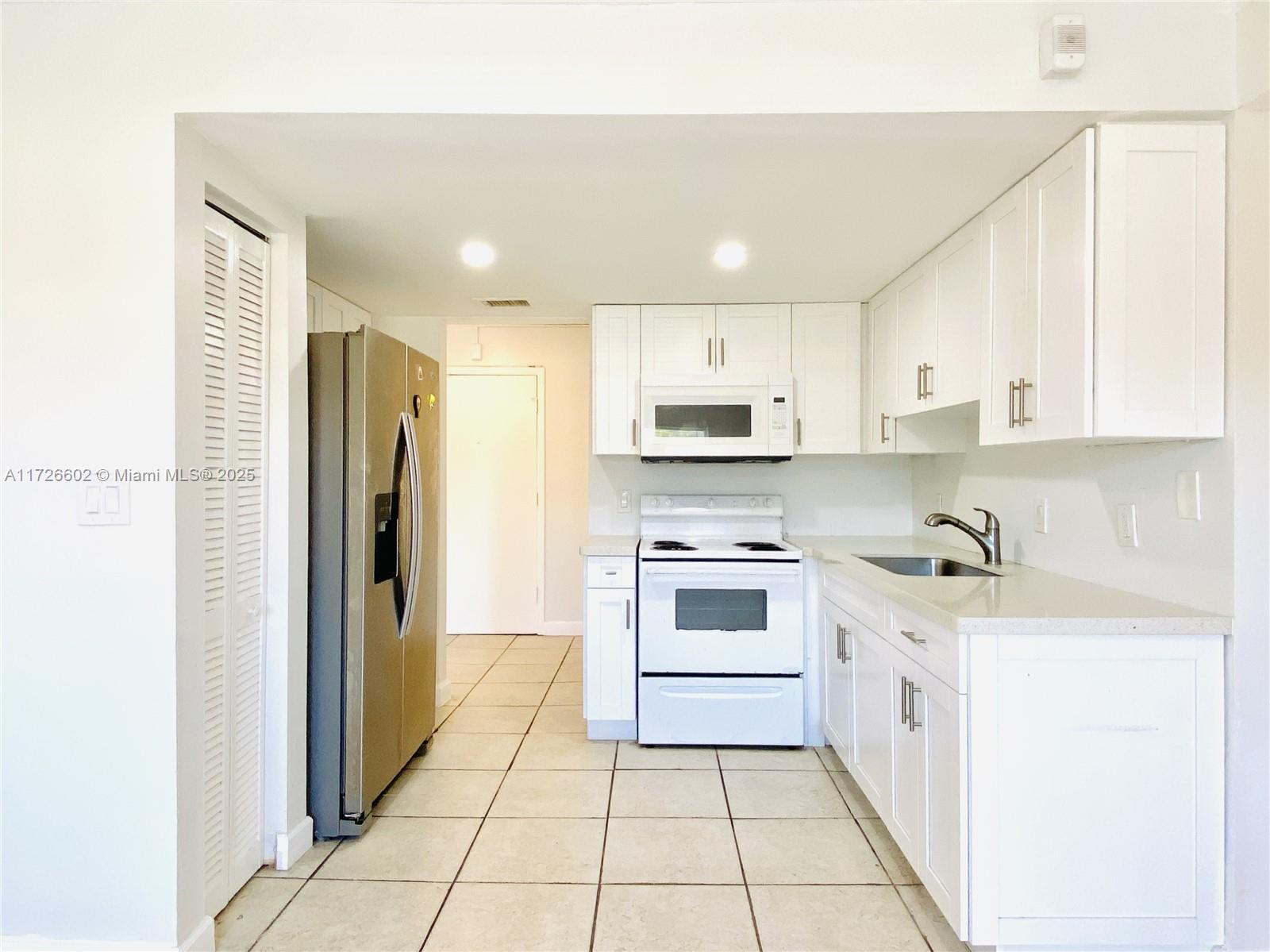 Property for Sale at 10651 Sw 108th Ave 2E, Miami, Broward County, Florida - Bedrooms: 2 
Bathrooms: 2  - $250,000
