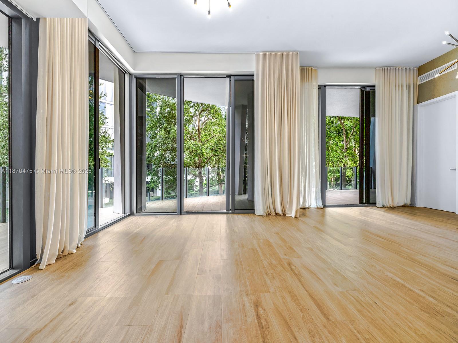 CLUB RESIDENCES AT PARK G - Residential