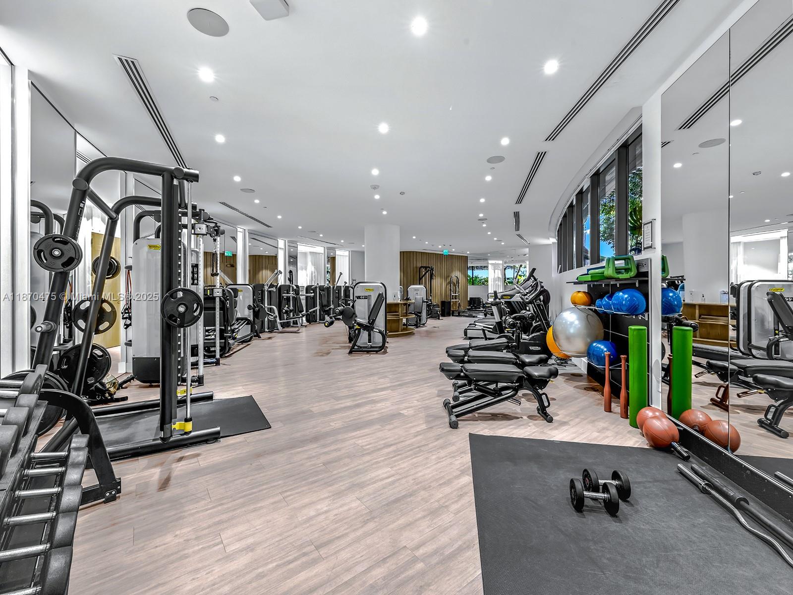 CLUB RESIDENCES AT PARK G - Residential