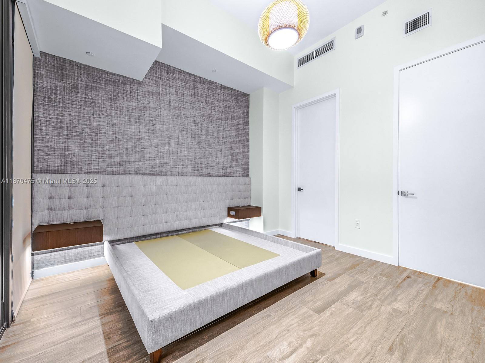 CLUB RESIDENCES AT PARK G - Residential