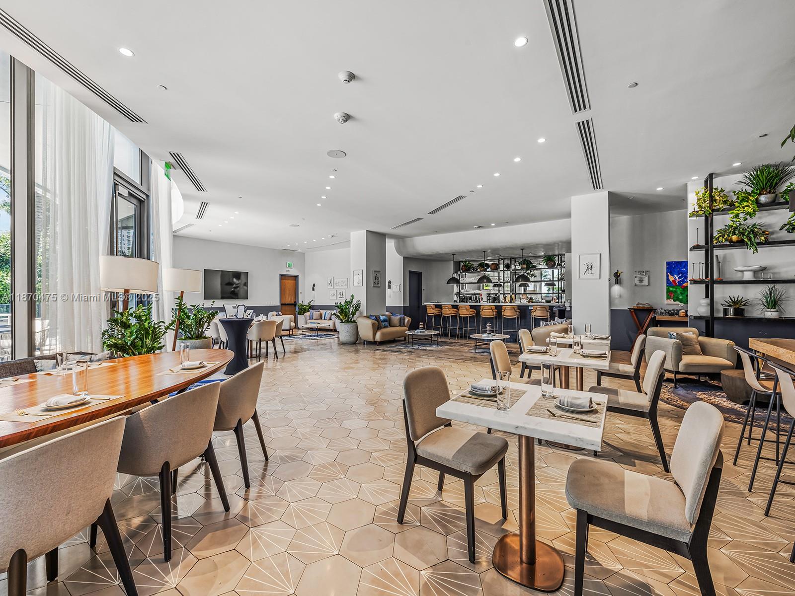 CLUB RESIDENCES AT PARK G - Residential