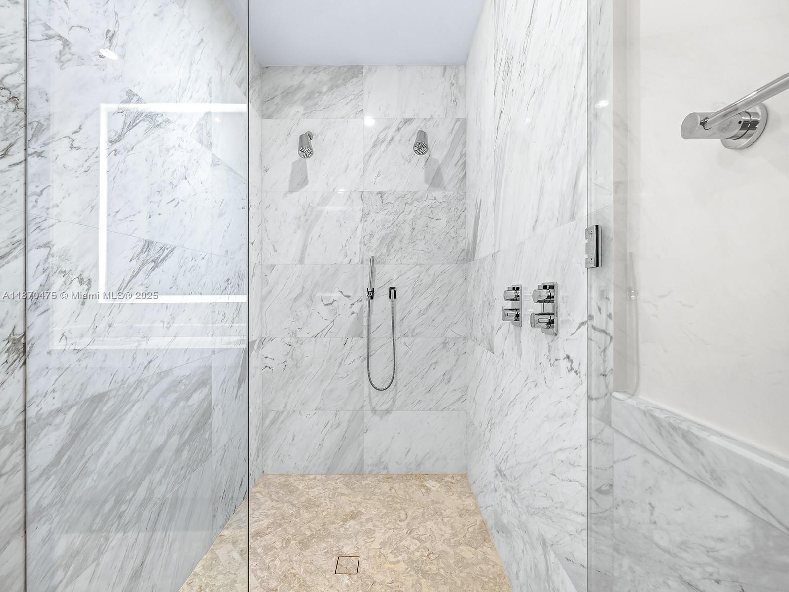 CLUB RESIDENCES AT PARK G - Residential