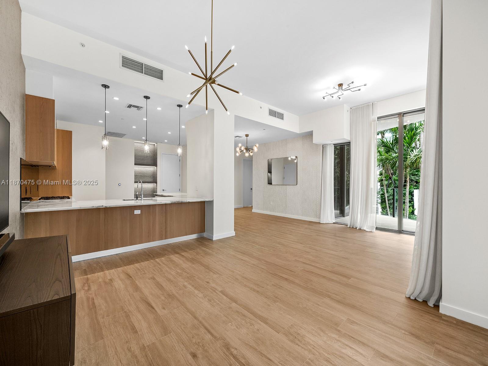 CLUB RESIDENCES AT PARK G - Residential