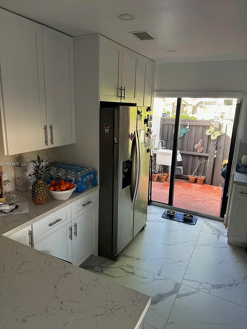 LAKES MEADOW VILG HOMES C - Residential Lease