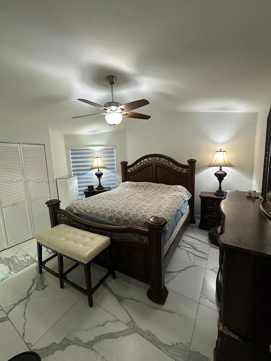 LAKES MEADOW VILG HOMES C - Residential Lease