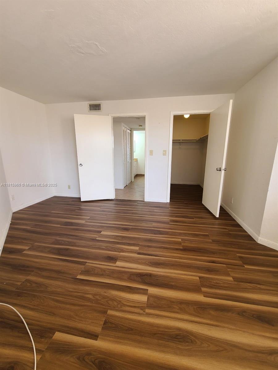 PRESIDENTIAL GOLFVIEW COND - Residential