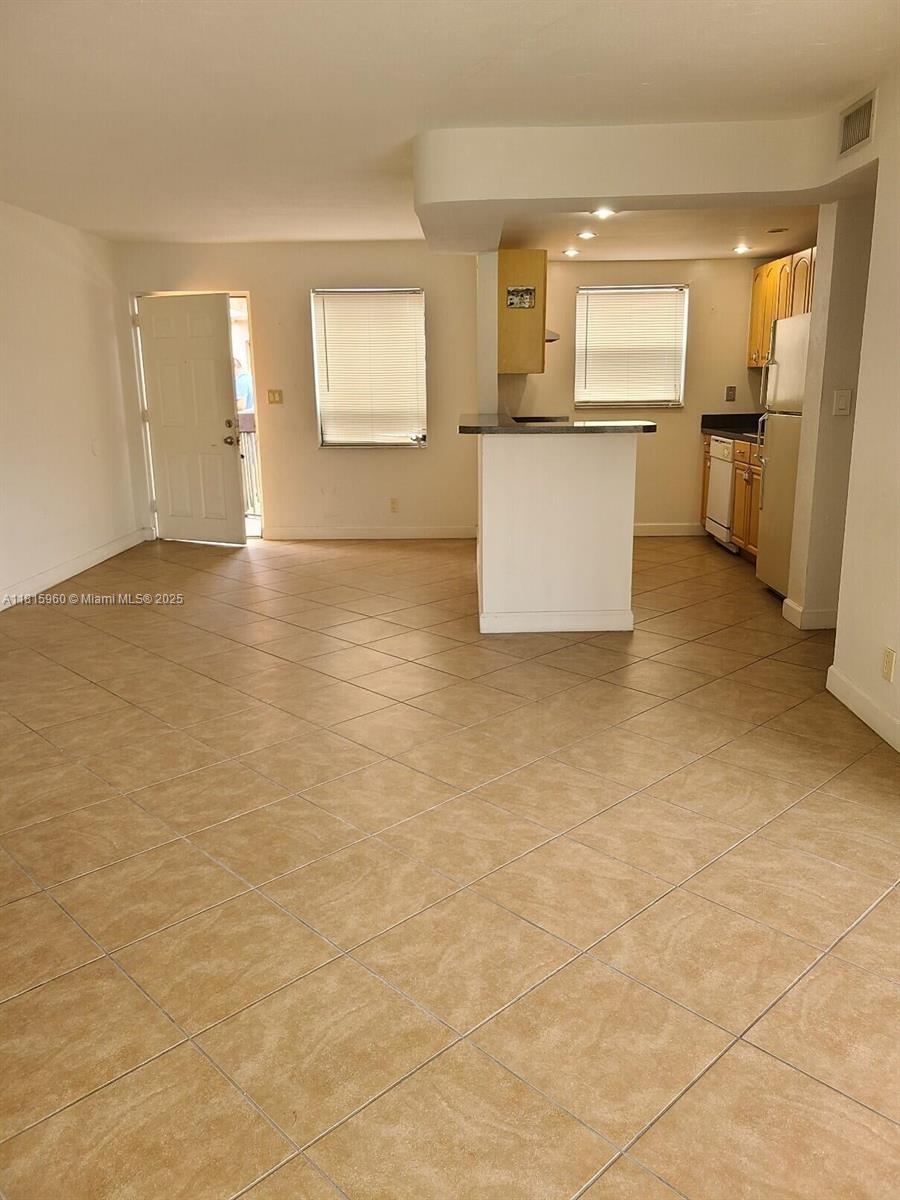 PRESIDENTIAL GOLFVIEW COND - Residential