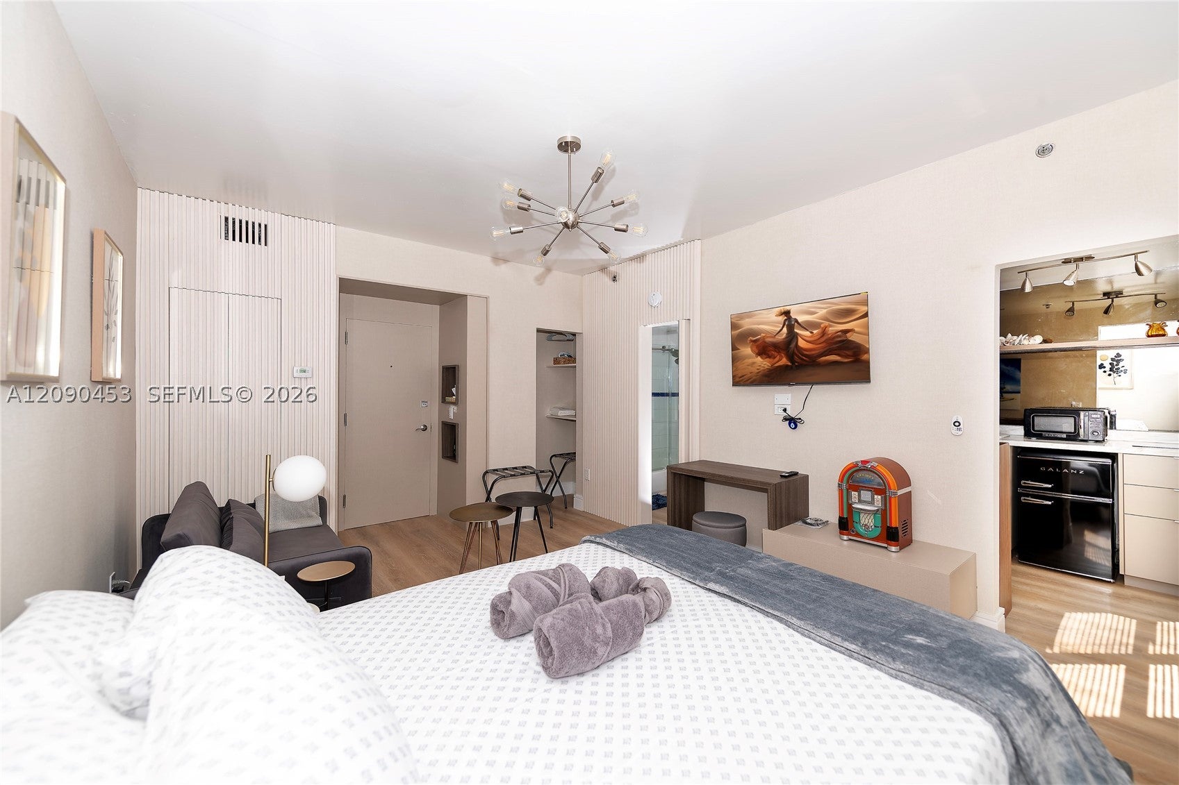 918 Ocean Dr 206