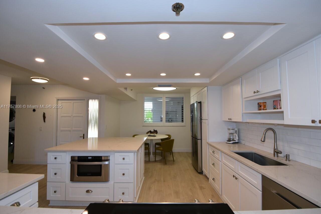 TOWNHOUSES OF HIGHLAND BE - Residential