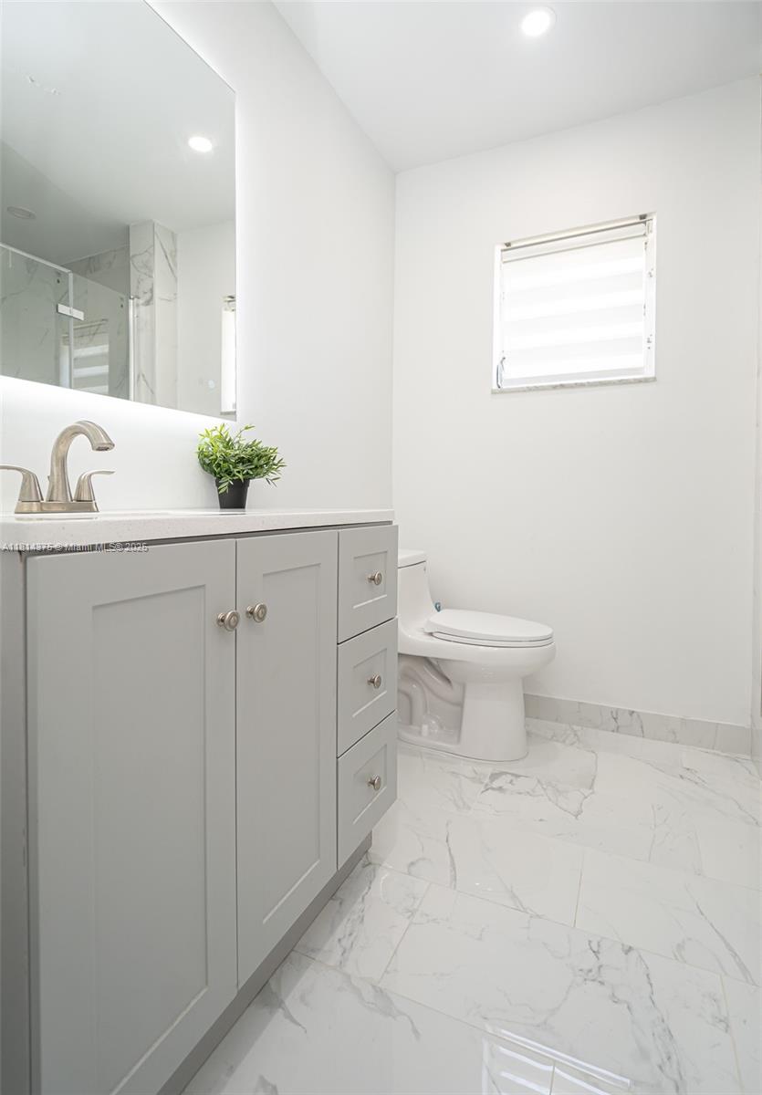BEVERLY HILLS CONDO NUMBE - Residential
