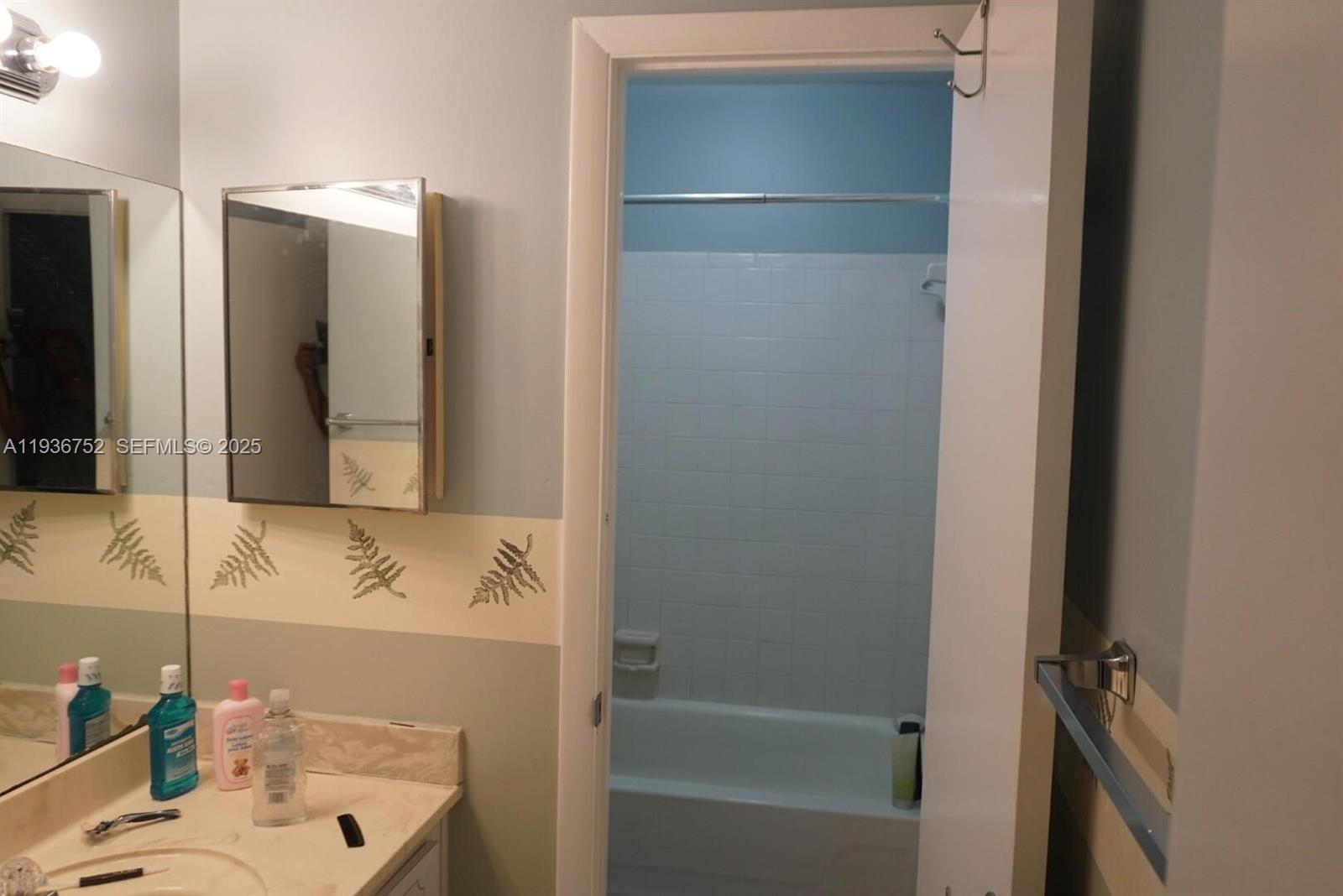 ARISTA PARK CONDO - Residential