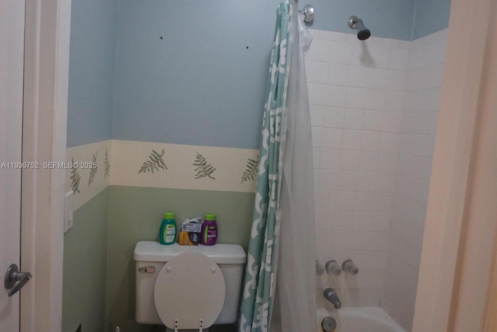 ARISTA PARK CONDO - Residential