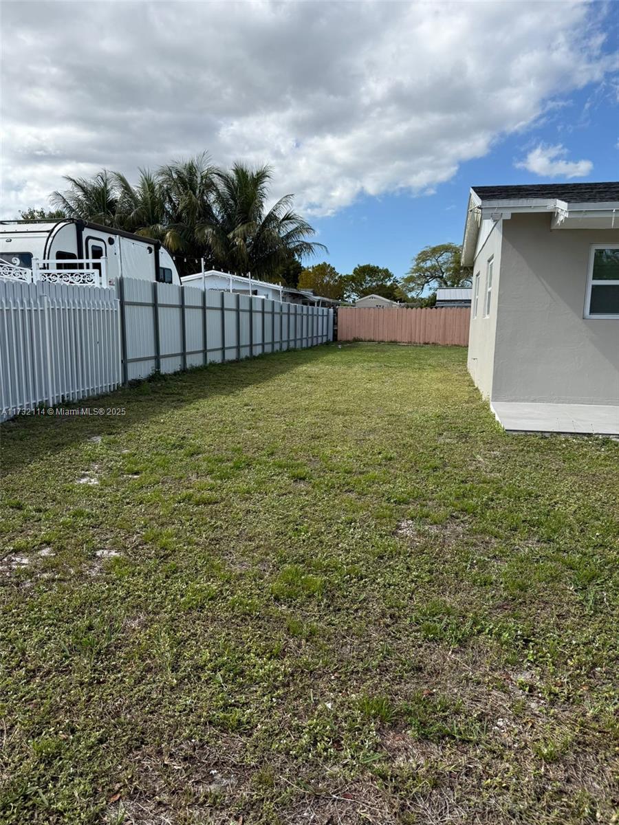 20504 Nw 44th Pl, Miami Gardens, Broward County, Florida - 3 Bedrooms  
2 Bathrooms - 