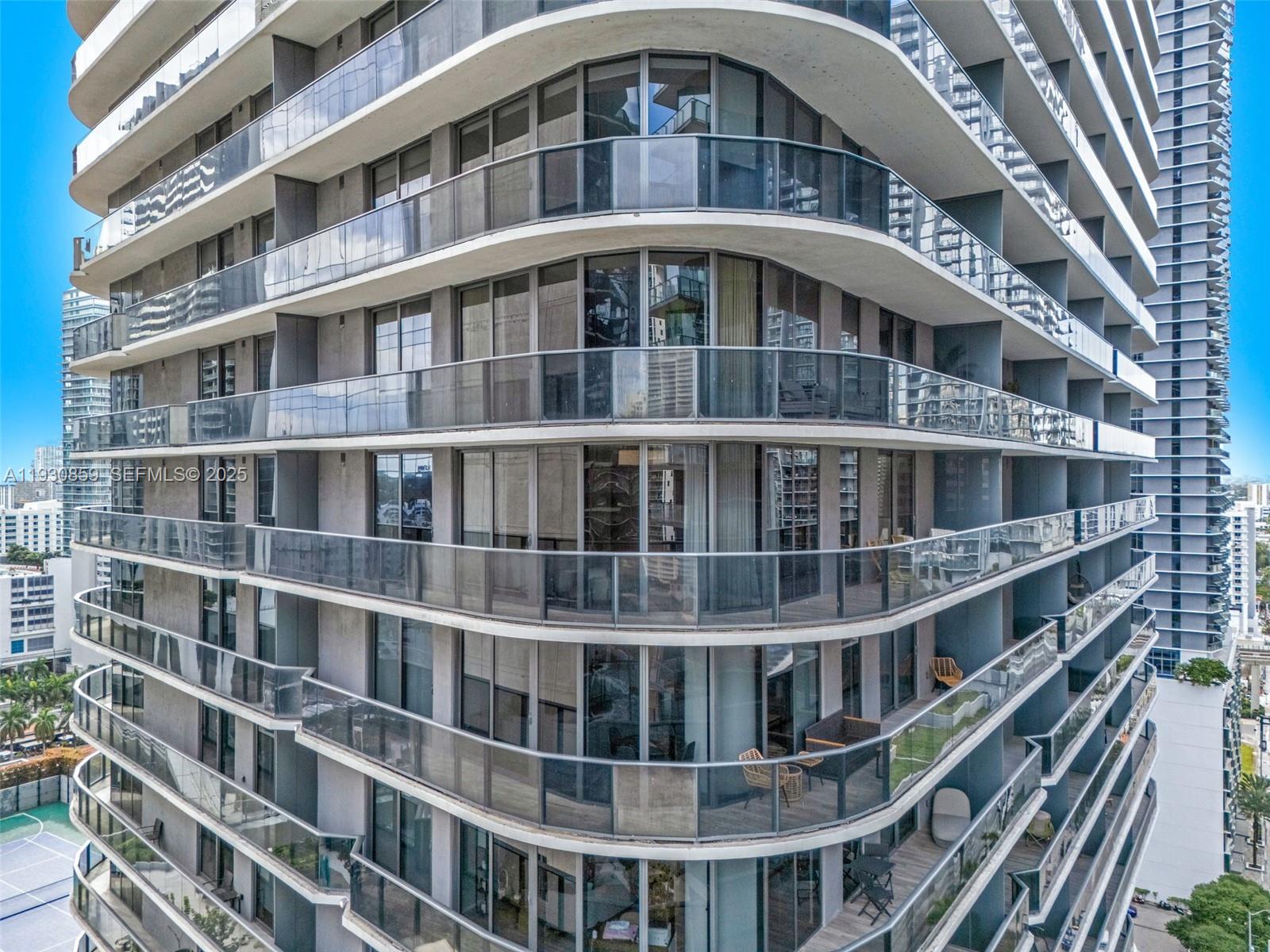 801 SMA RESIDENCE CONDO - Residential