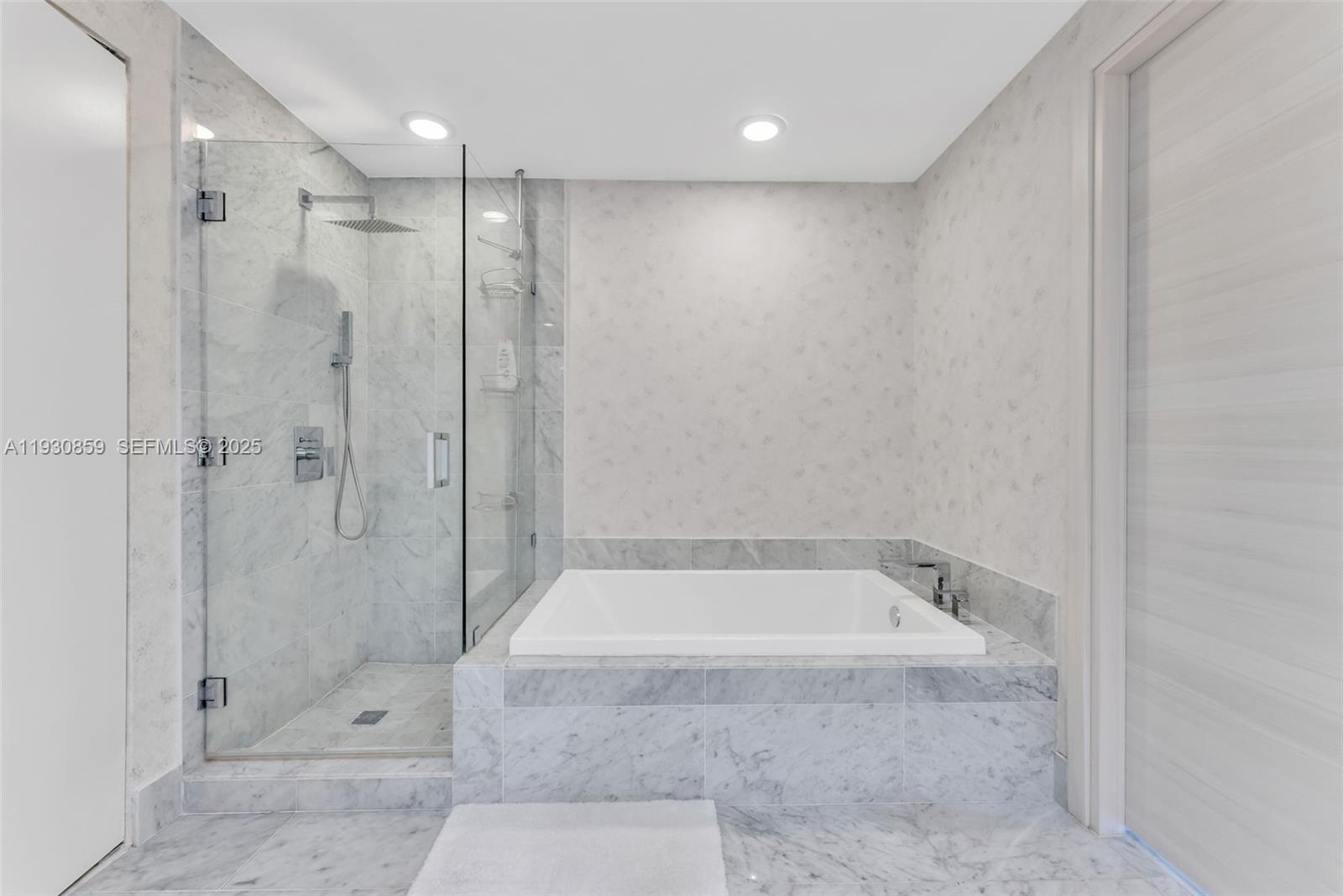 801 SMA RESIDENCE CONDO - Residential