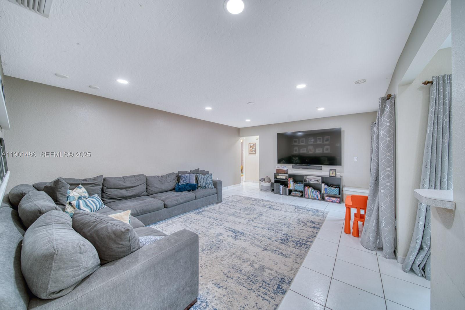 PINE SHORE SEC 7 - Residential