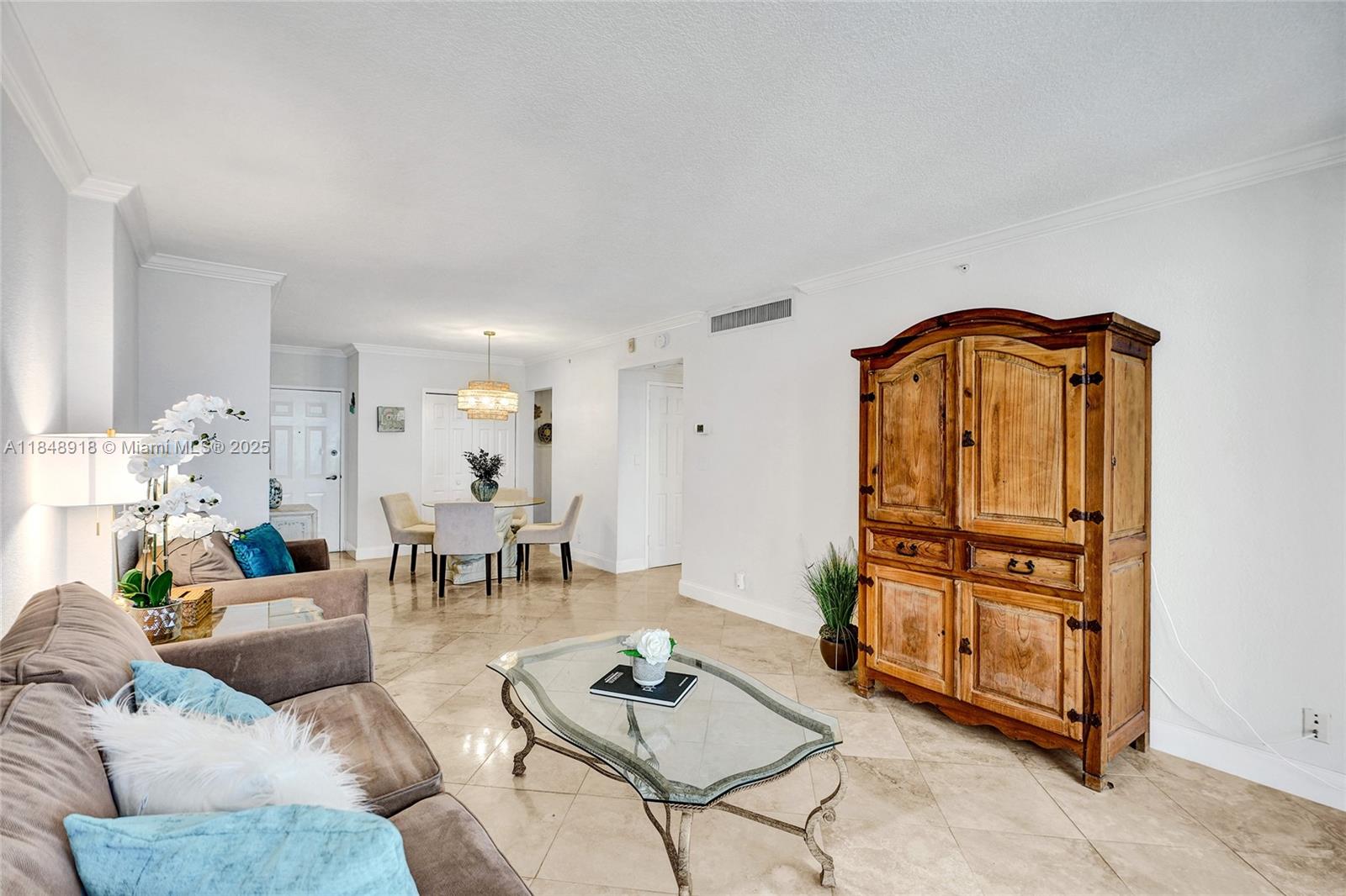 WAVE CONDO - Residential