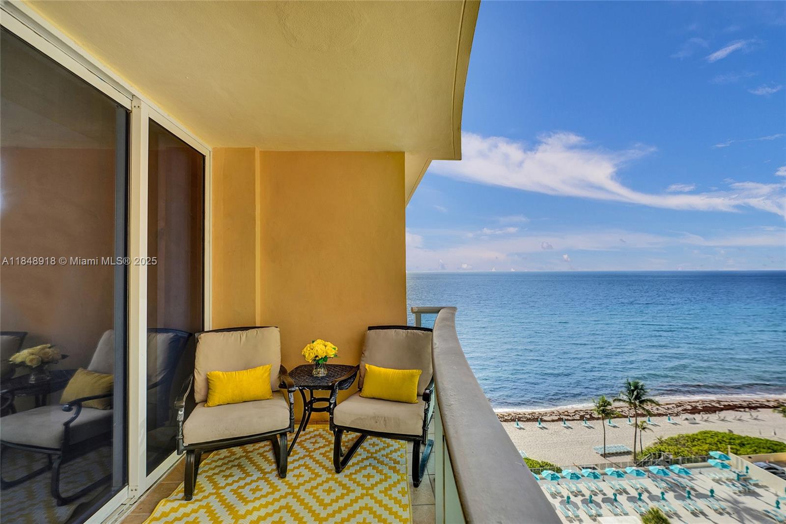 WAVE CONDO - Residential