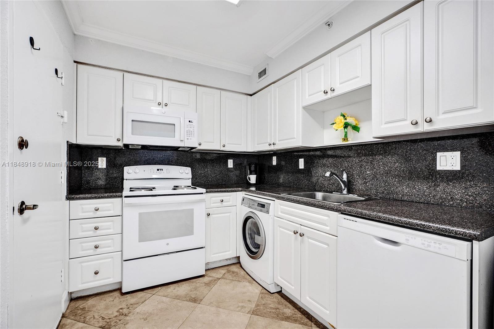 WAVE CONDO - Residential