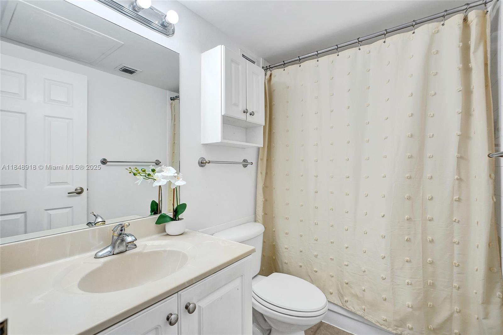 WAVE CONDO - Residential