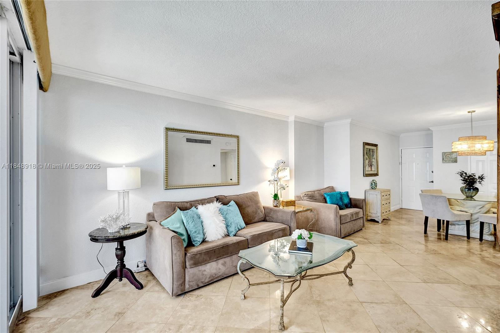 WAVE CONDO - Residential