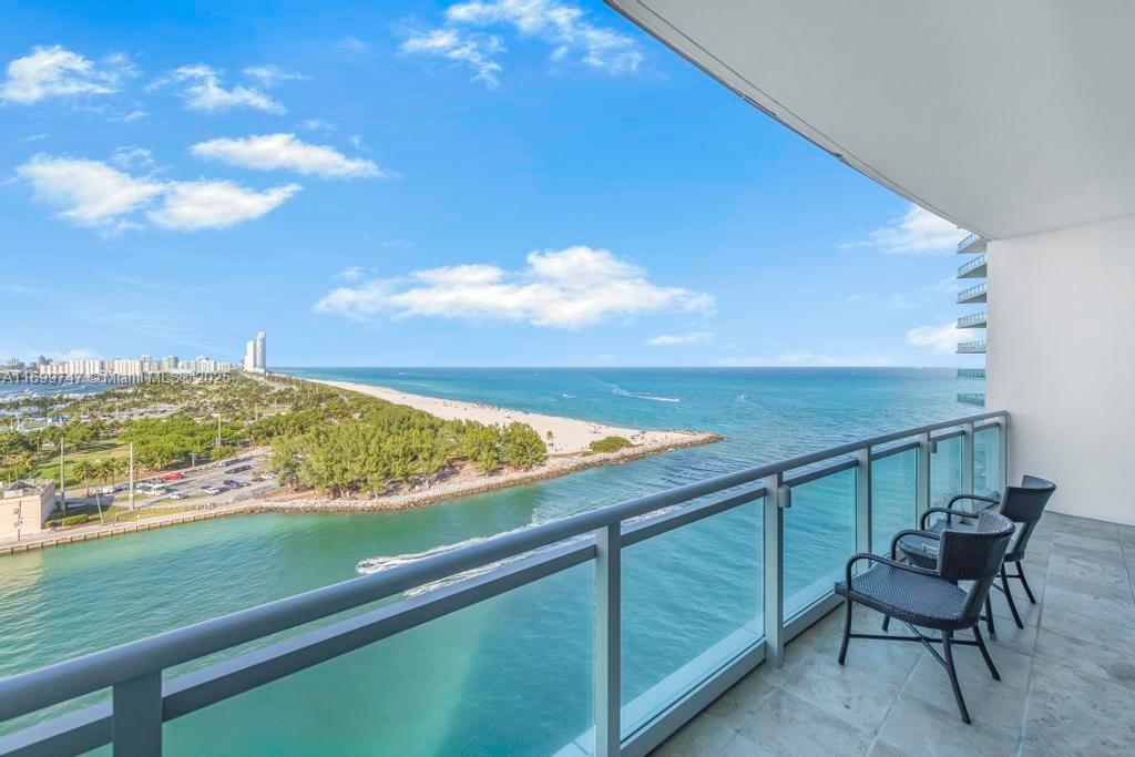 10295 Collins Ave 1114