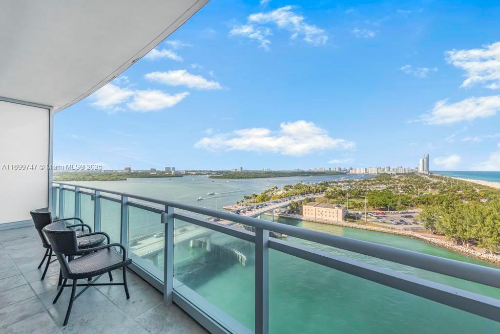 10295 Collins Ave 1114