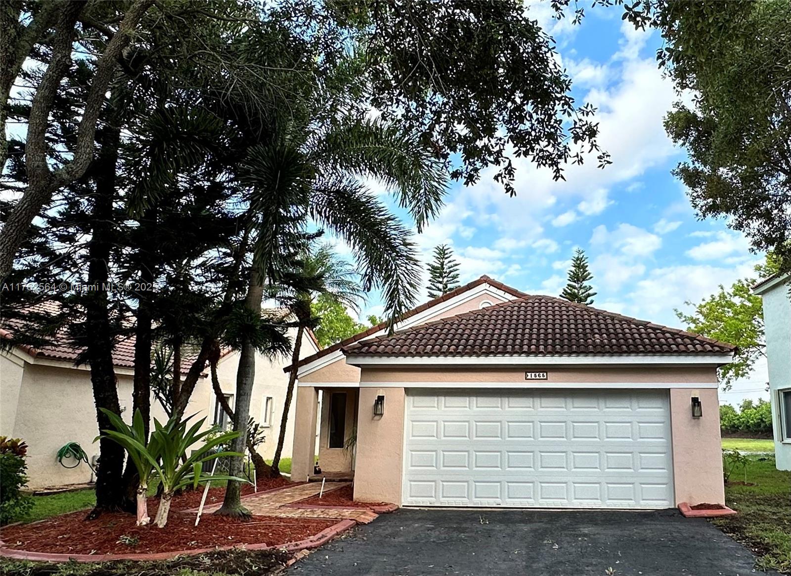 Rental Property at 1565 Presidio Dr, Weston, Broward County, Florida - Bedrooms: 3 
Bathrooms: 2  - $3,700 MO.