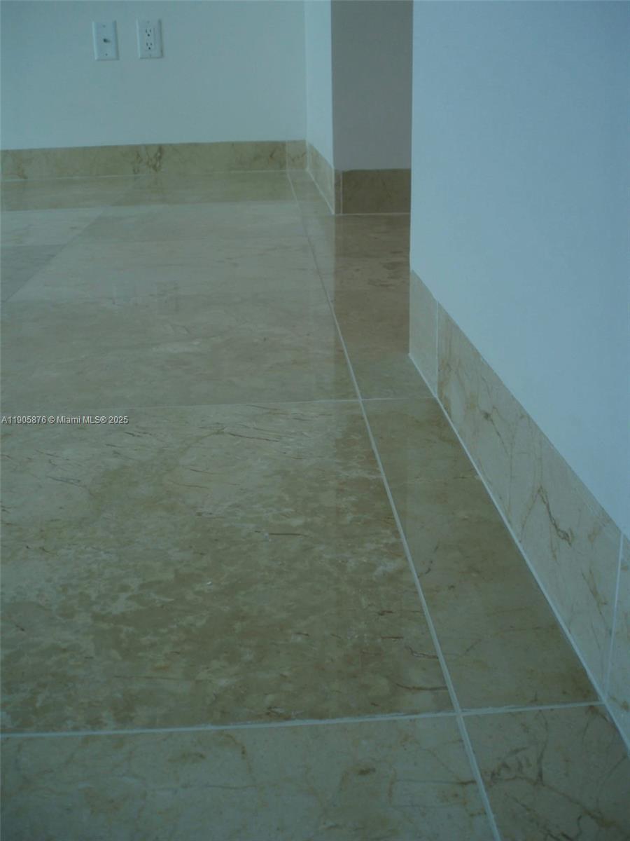 GALLERY ART CONDO - Residential Lease