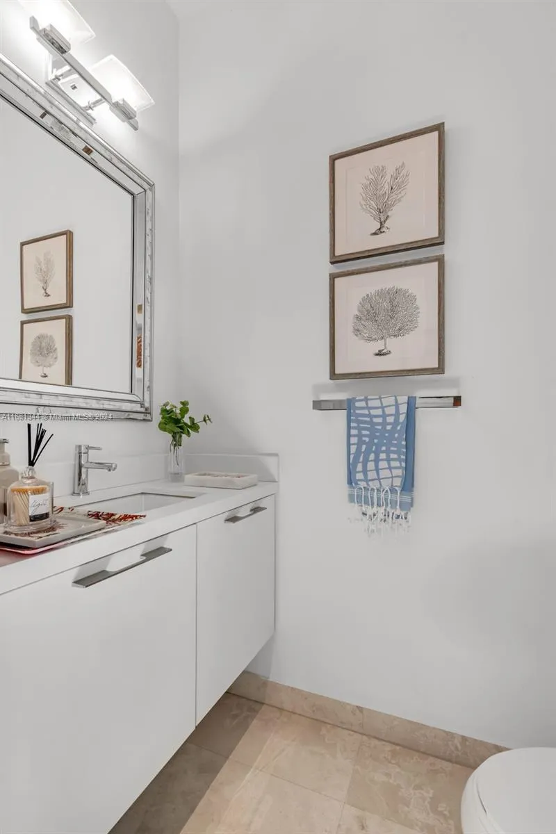 Coral Gables, Florida 33134, United States, 3 Bedrooms Bedrooms, ,4 BathroomsBathrooms,Residential,Active,37103