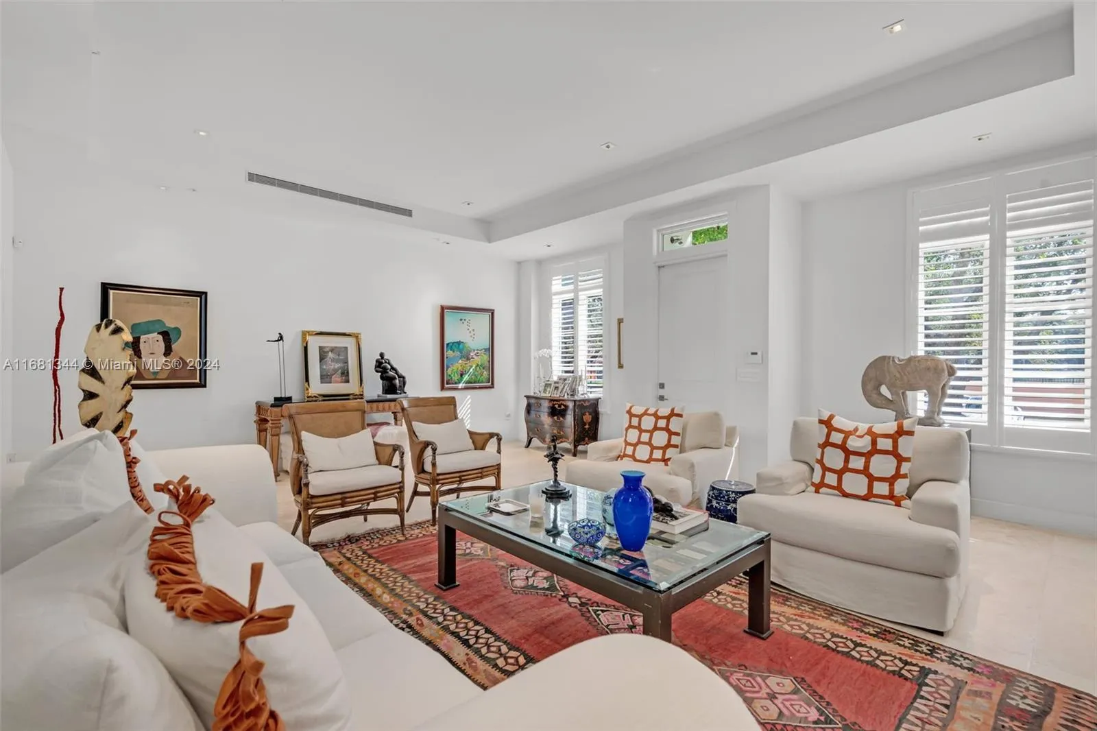 Coral Gables, Florida 33134, United States, 3 Bedrooms Bedrooms, ,4 BathroomsBathrooms,Residential,Active,37103