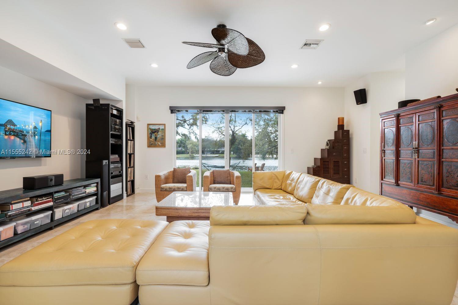 1STAADD HAMMOCK LAKE 2 - Residential