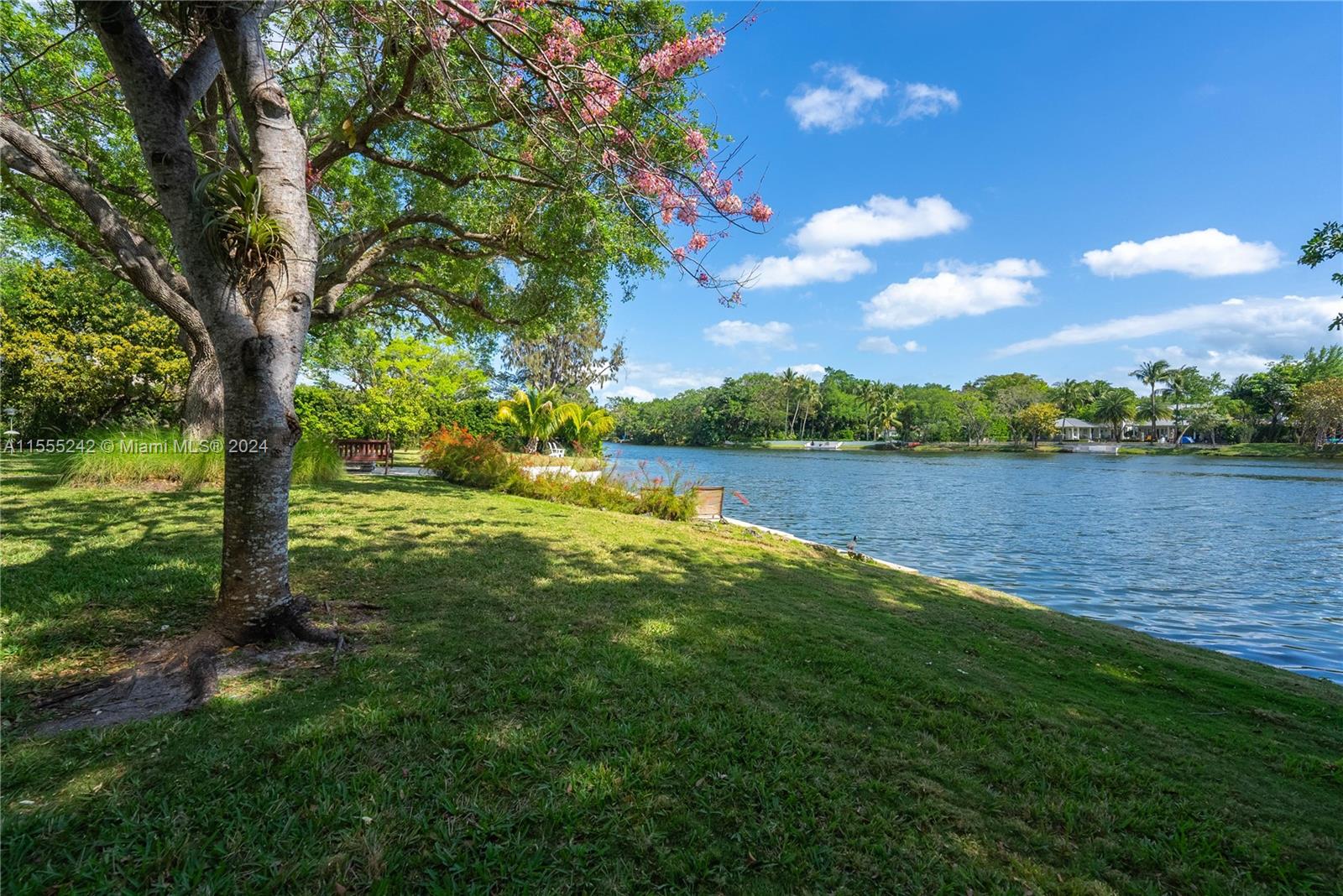 1STAADD HAMMOCK LAKE 2 - Residential