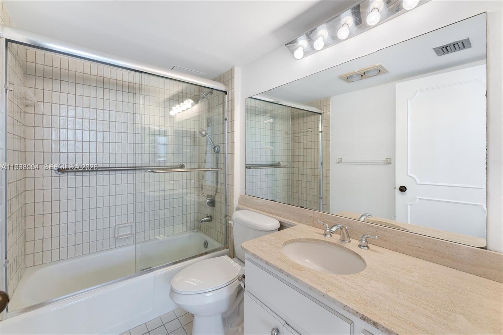 THE EMERALDBAY @ KEY COLON - Residential