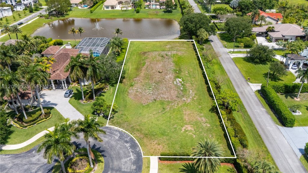 Photo of 10991 Northstar St, Davie, FL 33324 (MLS # A12055025)