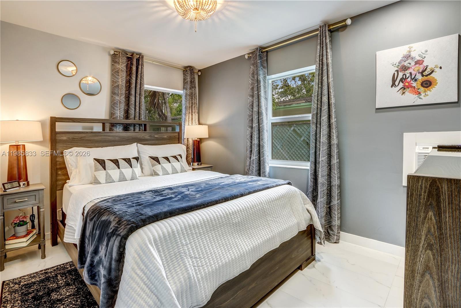 HOLLYWOOD LITTLE RANCHES - Residential Lease