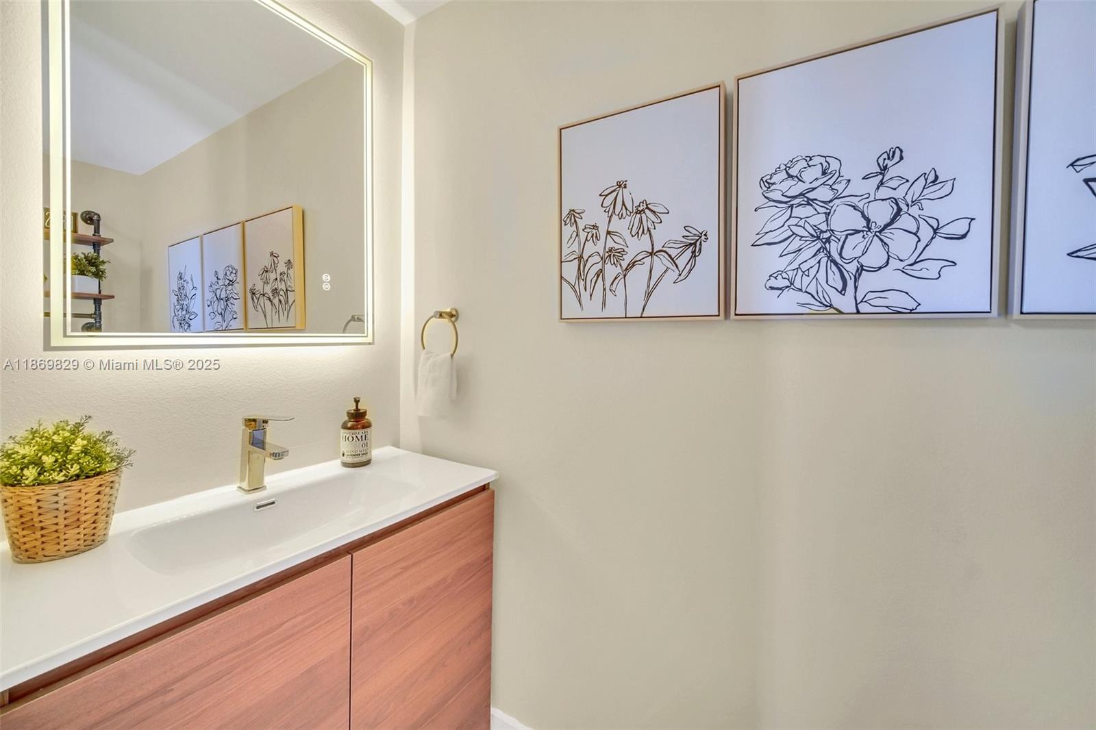 LINDFIELDS UNIT 3 - Residential