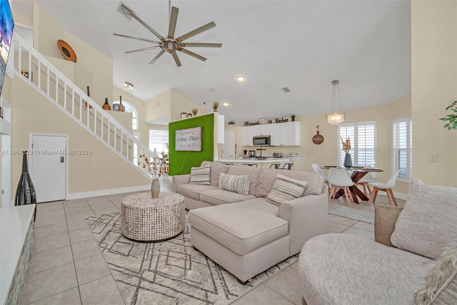 LINDFIELDS UNIT 3 - Residential