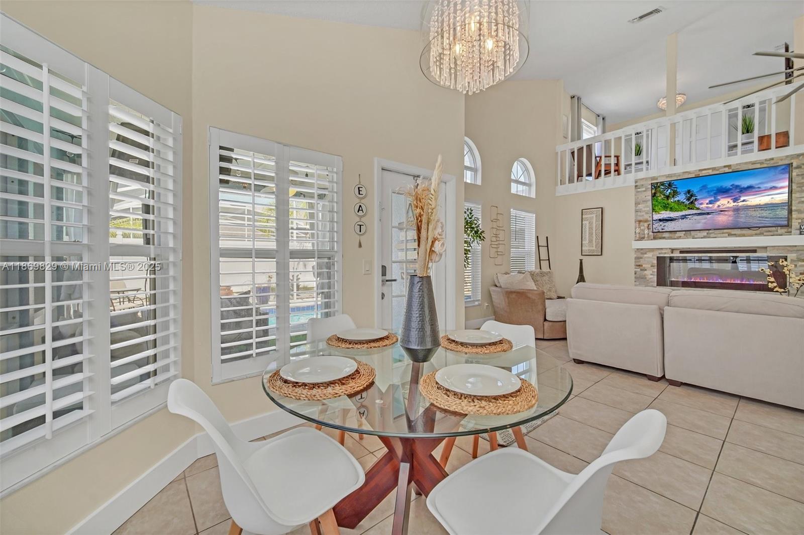 LINDFIELDS UNIT 3 - Residential