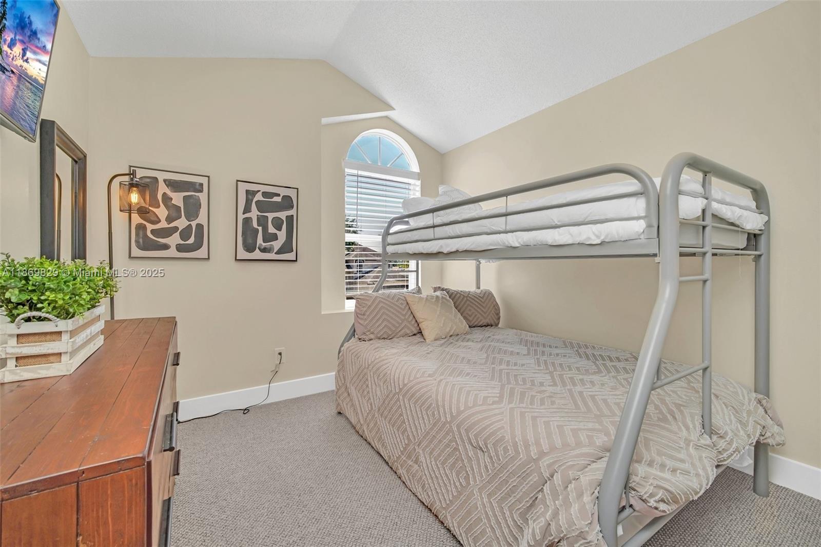 LINDFIELDS UNIT 3 - Residential